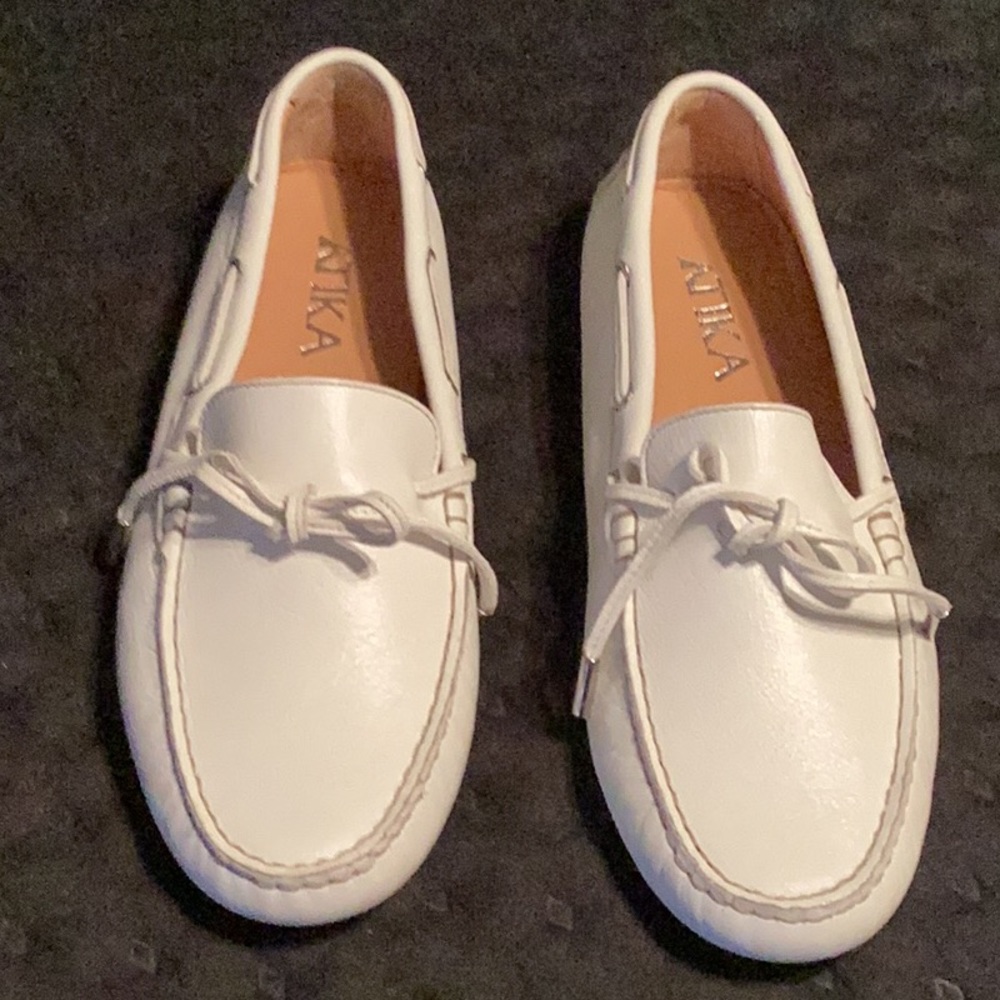 White Akita Driving Loafers size 41